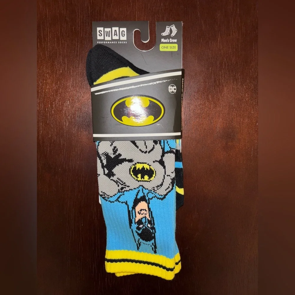 BATMAN SWAG CREW SOCKS NWT MEN’S SHOE SIZE 8-13